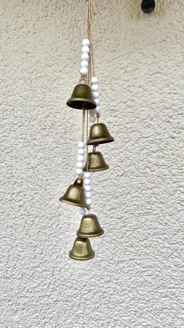Windspiel aus bayerischen Glocken. Hausgekoration. Glockenspiel. Vintage Glocken. Hexenglocke. Kuhglocke. Geschenk. Outdoor. Minimalistisch. (Foto 2)
