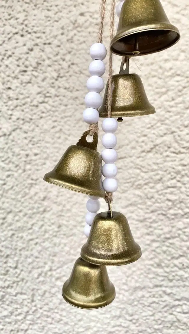 Windspiel aus bayerischen Glocken. Hausgekoration. Glockenspiel. Vintage Glocken. Hexenglocke. Kuhglocke. Geschenk. Outdoor. Minimalistisch. (Foto 4)