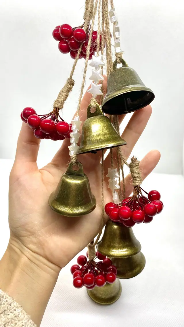 Wind Chime “Winter moment” with brass bells. Chimes. Festive Christmas decoration. Christmas gift. Vintage. Winter berries. Boho. (photo 2)