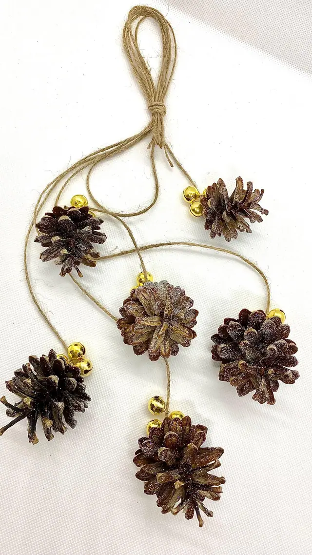 Festive “Winter cone” pendant as a home decoration for winter and Christmas time. Pine cone. Door hanger. Secret Santa gift. Boho. (photo 5)