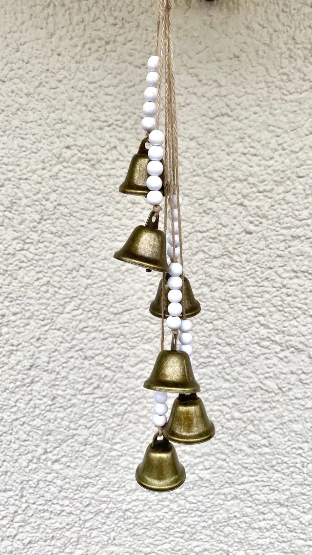 Windspiel aus bayerischen Glocken. Hausgekoration. Glockenspiel. Vintage Glocken. Hexenglocke. Kuhglocke. Geschenk. Outdoor. Minimalistisch. (Foto 3)