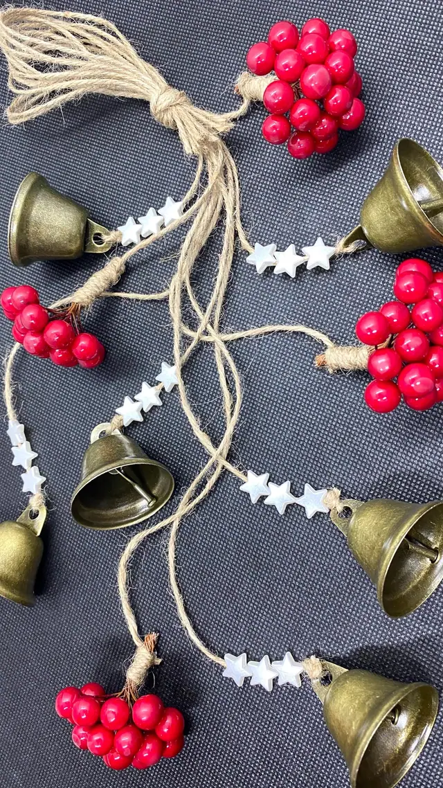 Wind Chime “Winter moment” with brass bells. Chimes. Festive Christmas decoration. Christmas gift. Vintage. Winter berries. Boho. (photo 6)