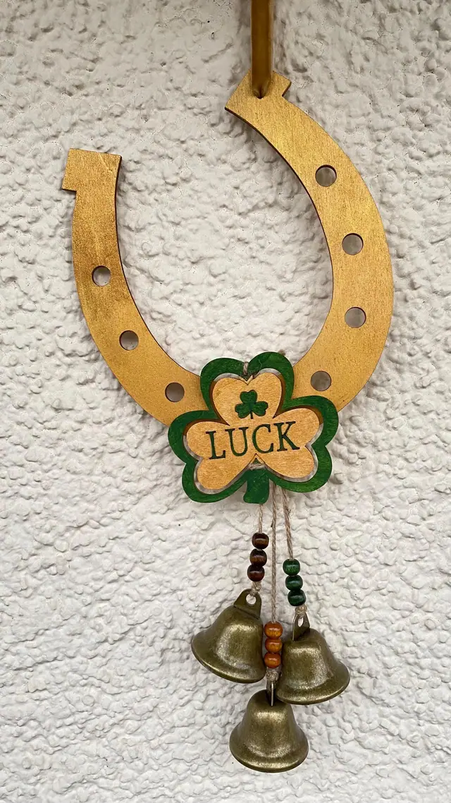 Bell pendants “horseshoe” for interior and exterior walls. Chimes. Lucky charms. Brass bells. Rustic. Wall decoration. Vintage bells. Boho (photo 3)