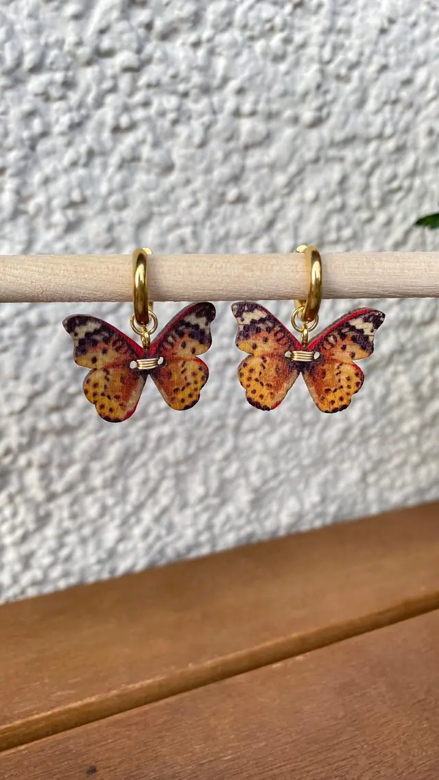 Gold hoop earrings with butterfly pendants – Boho earrings Light & playful Summer jewelry Statement earrings Handmade 18K gold-plated (photo 2)