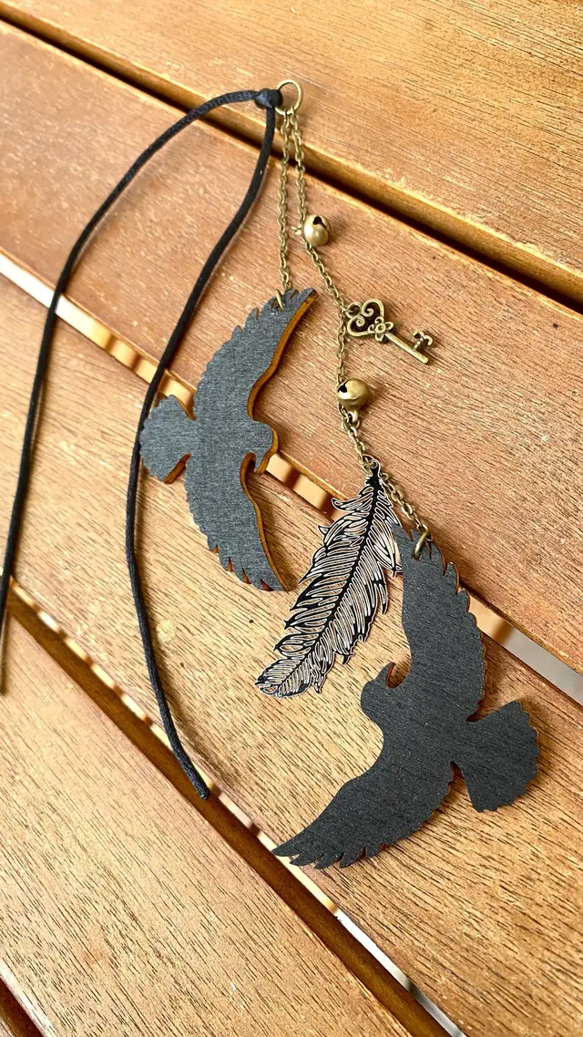 Car charm rearview mirror – Raven charm with bell & key. Vintage car decoration. Witch carriage decoration. Witch car charm. Bird motif (photo 5)