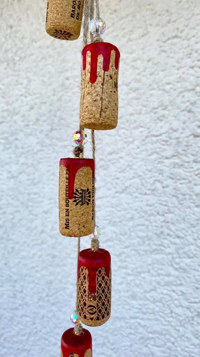 Wind chime made from wine corks for home decoration and as a gift for wine lovers. Colored corks as a decorative element. Boho style. Wine (photo 3)