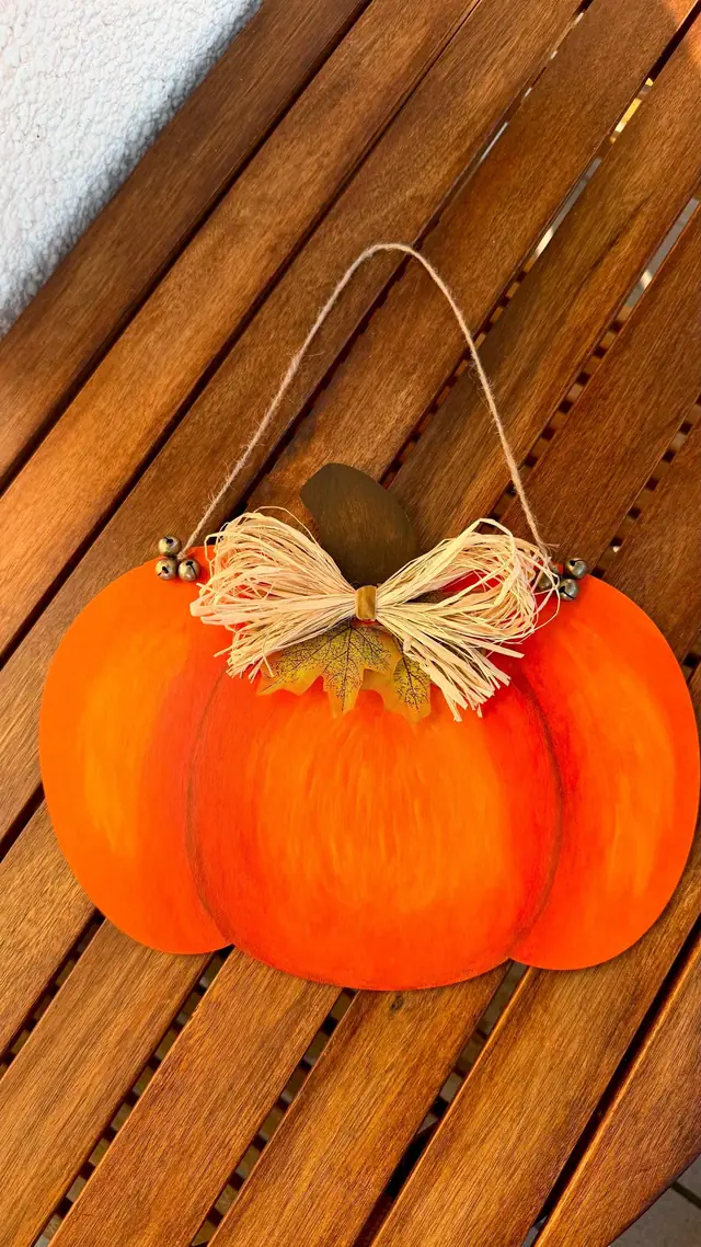 Halloween Kürbis zum Anhängen. Herbst-Deko. Handbemalte Holzscheibe. Kürbisdekoration. Türdekoration. Wandbehang. Spooky. Witchy. Boho (photo 6)