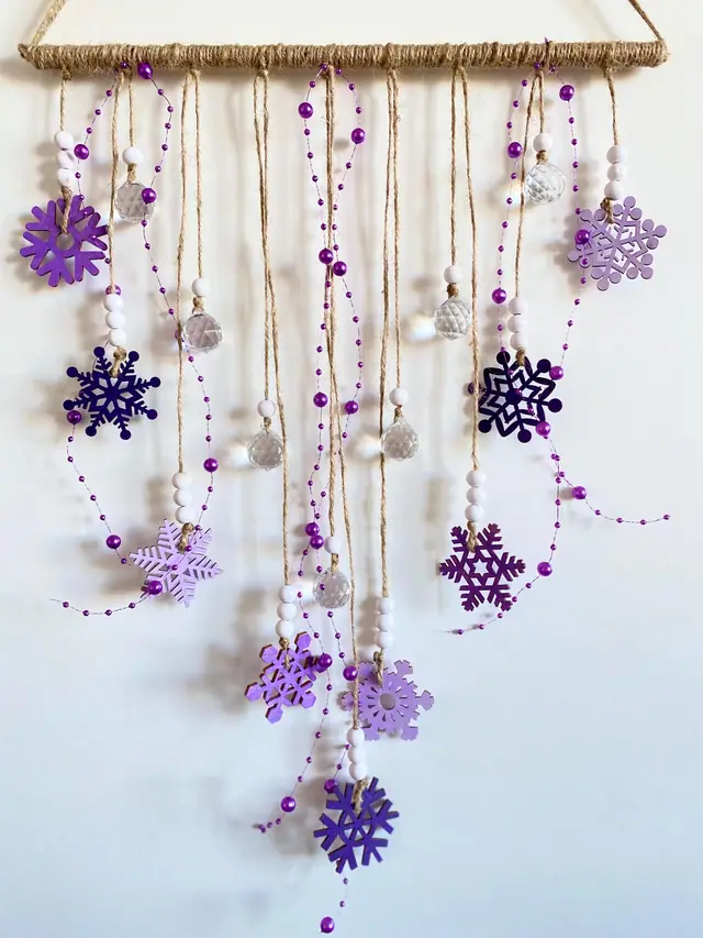 Windspiel Sonnenfänger mit magischen Schneeflocken – winterliche Hausdekoration für Fenster oder Wand. Mit funkelnden Glaskristallen. Boho (photo 2)