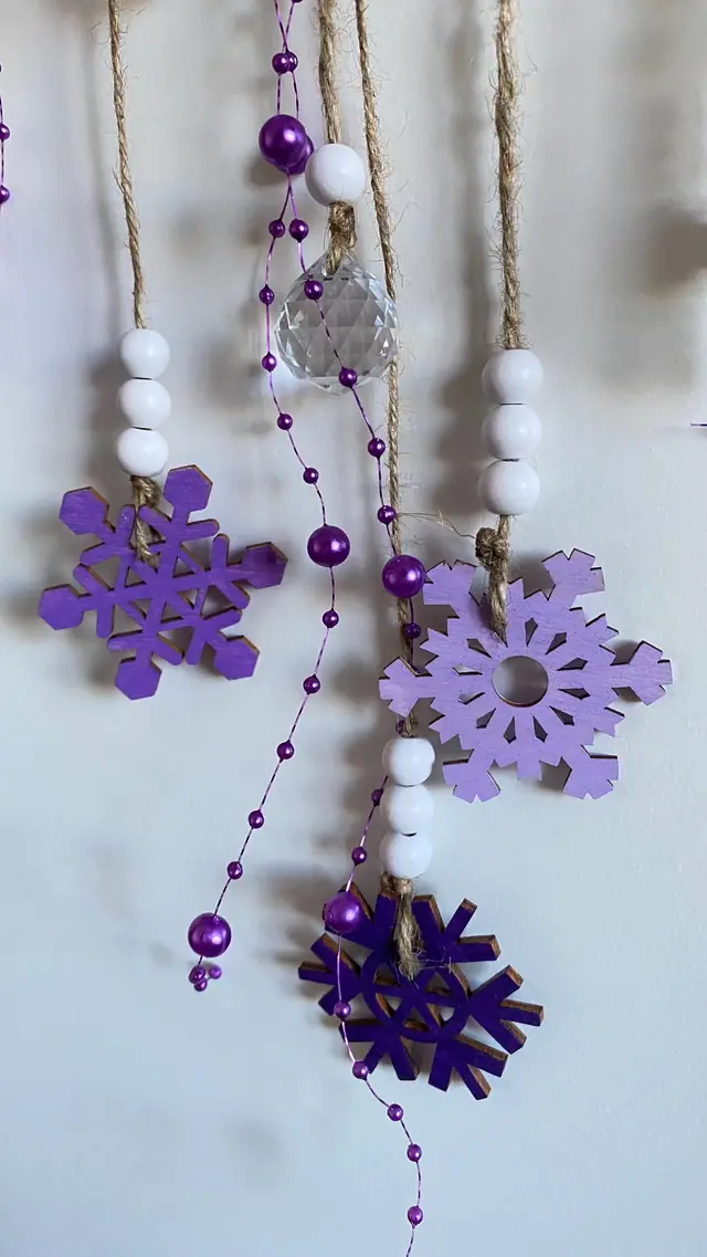 Windspiel Sonnenfänger mit magischen Schneeflocken – winterliche Hausdekoration für Fenster oder Wand. Mit funkelnden Glaskristallen. Boho (photo 8)