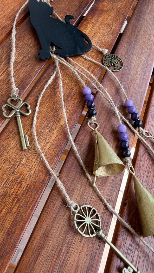 Halloween Windspiel als Hausdekoration mit schwarzen Katze. Hexenglöckchen. Witchy Deko mit Vintage Glocken für Haus. Magisches Geschenk (photo 14)