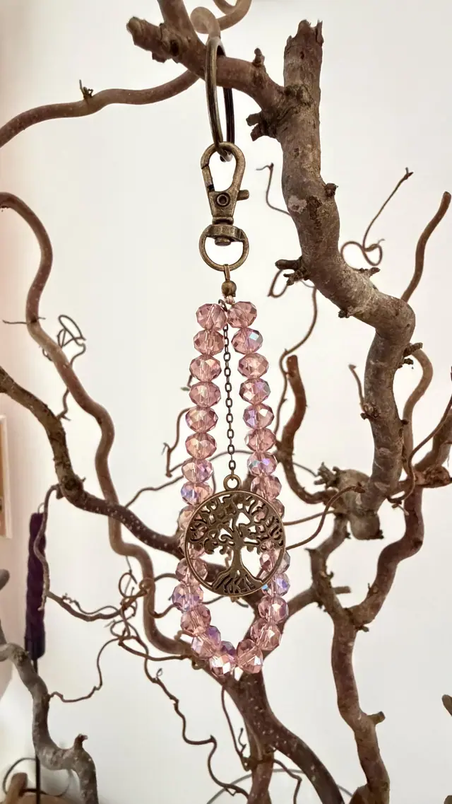 Schlüsselanhänger mit Lebensbaum Charm. 30 facettierte Glasperlen. Autoschlüssel- Anhänger in Bronze. Schlüsselbund. Boho Accessoire. (photo 6)