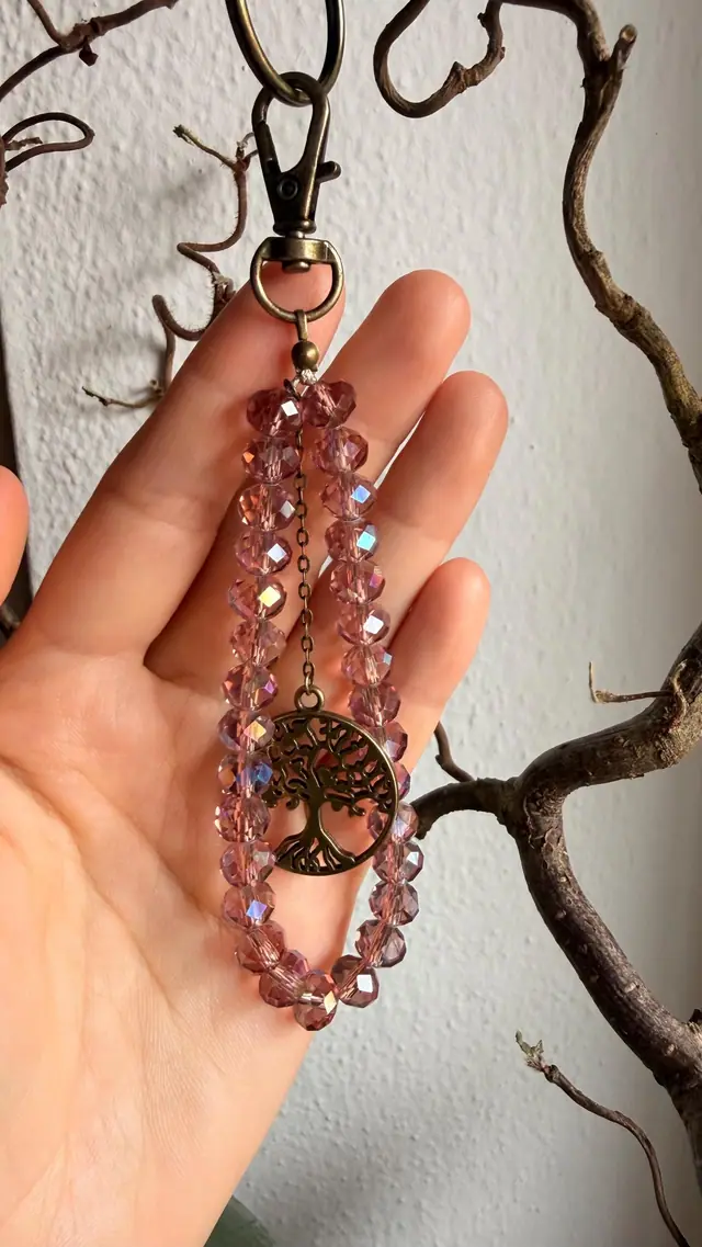 Schlüsselanhänger mit Lebensbaum Charm. 30 facettierte Glasperlen. Autoschlüssel- Anhänger in Bronze. Schlüsselbund. Boho Accessoire. (photo 5)