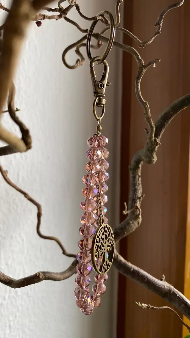 Schlüsselanhänger mit Lebensbaum Charm. 30 facettierte Glasperlen. Autoschlüssel- Anhänger in Bronze. Schlüsselbund. Boho Accessoire. (photo 9)
